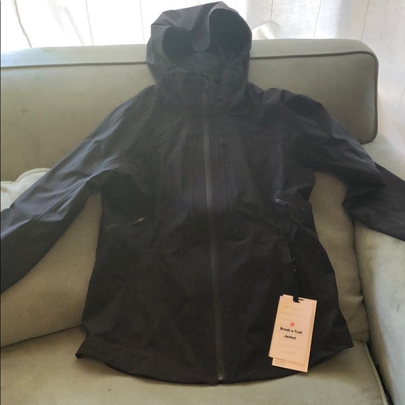 lululemon break a trail jacket review